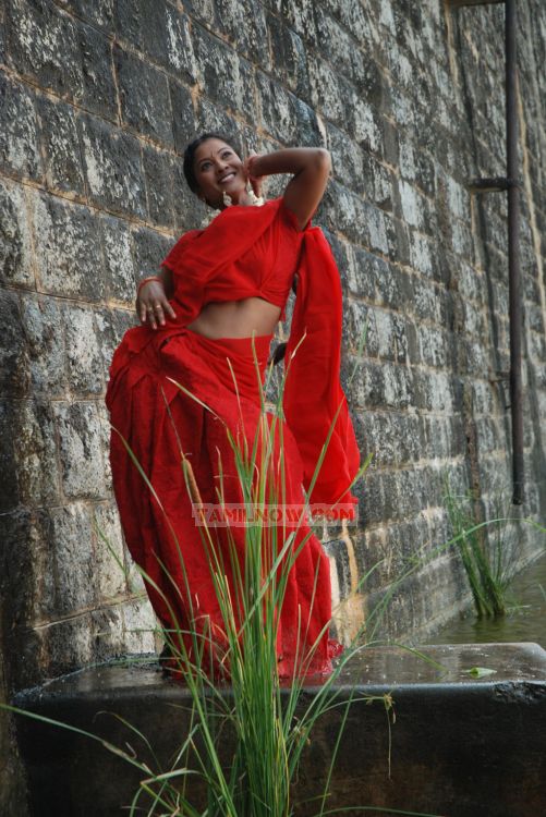 Inbanila Hot Pic From Mayavaram 827