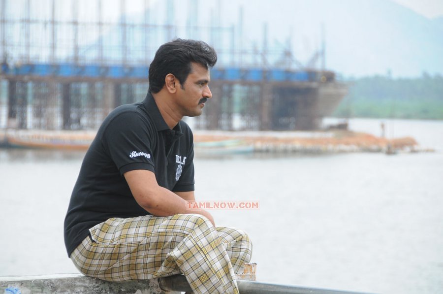 Cheran In Moondru Per Moondru Kaadhal Still 297