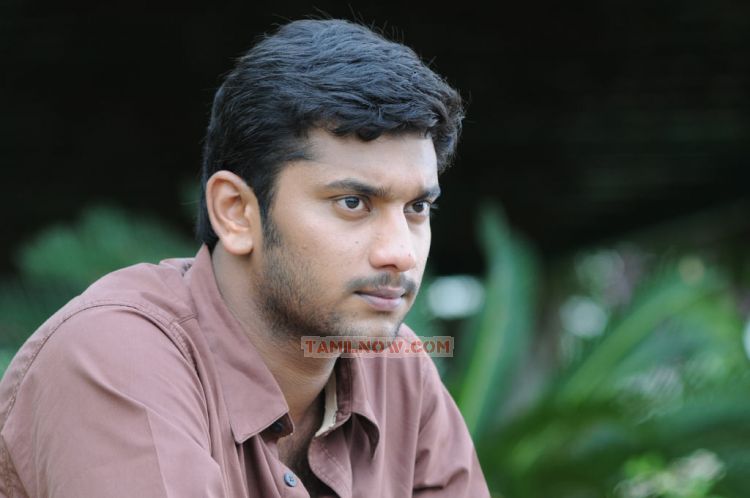 Actor Arulnidhi 19