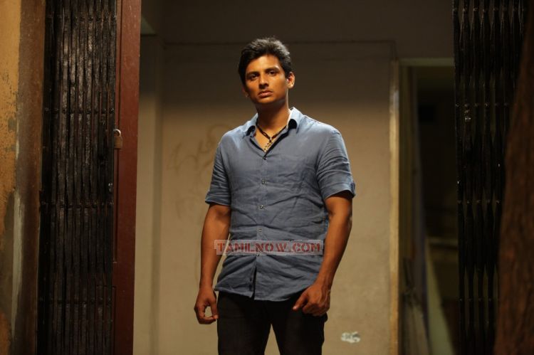 Movie Mugamoodi 8322