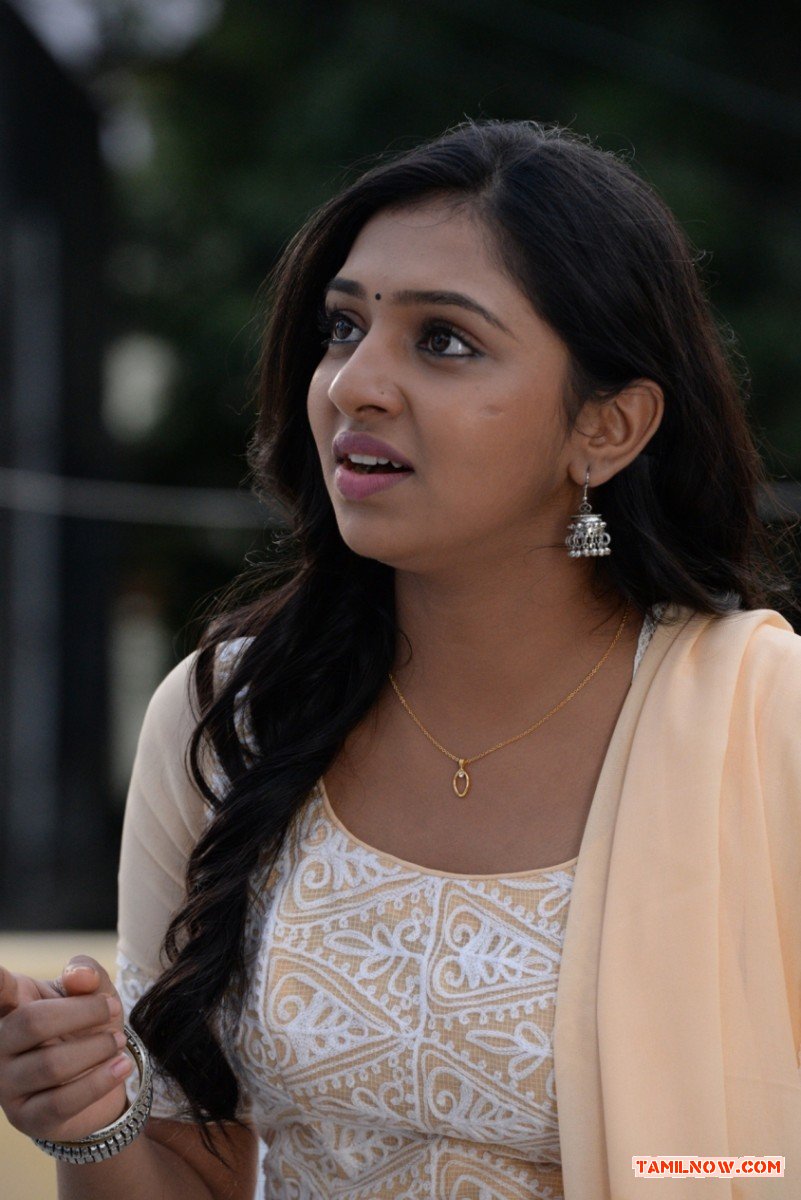 Naan Sigappu Manithan Lakshmi Menon 314