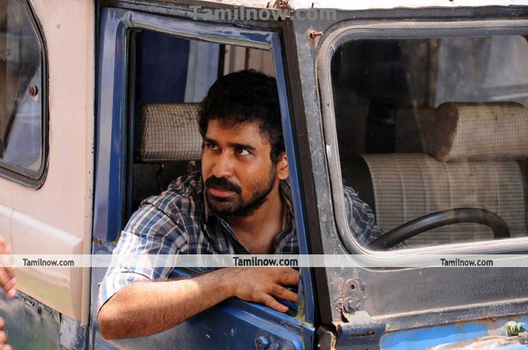 Naan Movie Still 7