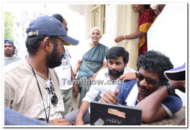 Nadodigal Working Still 2