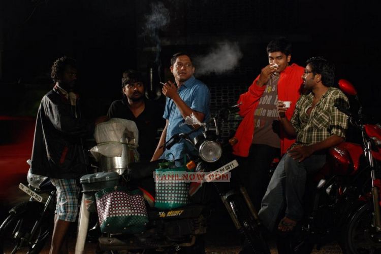 Naduvula Konjam Pakkatha Kaanom Stills 2508