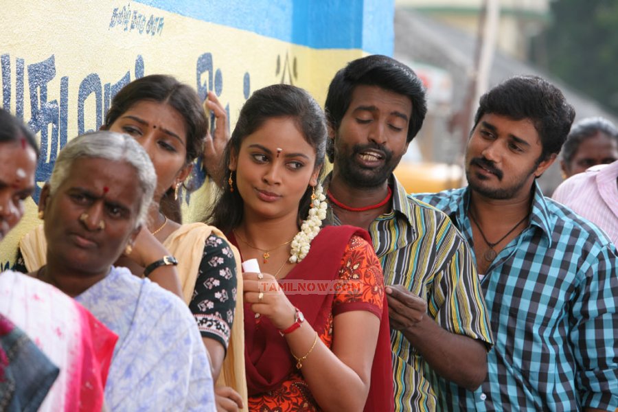 Movie Nalanum Nandhiniyum 3342