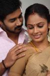 Movie Nalanum Nandhiniyum 3585