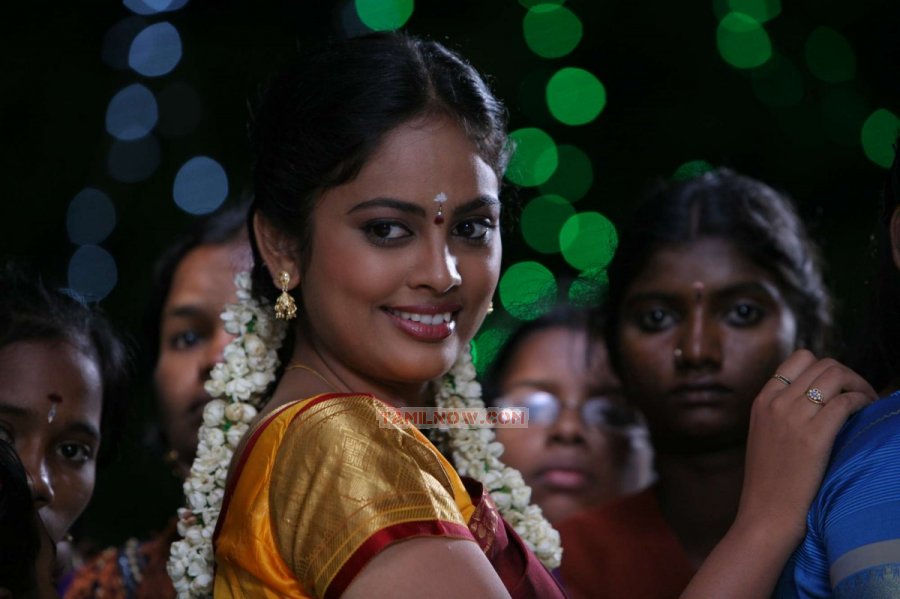 Movie Nalanum Nandhiniyum Stills 6001