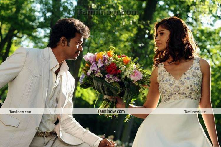 Vijay And Ilena In Nanban 1