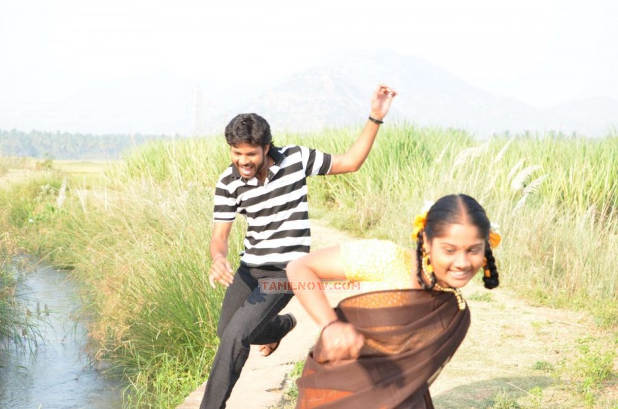 Tamil Movie Neasam Nesappaduthe 7401