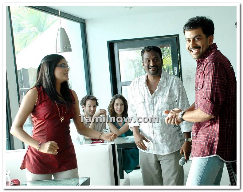 Ninaithale Inikkum Still 10