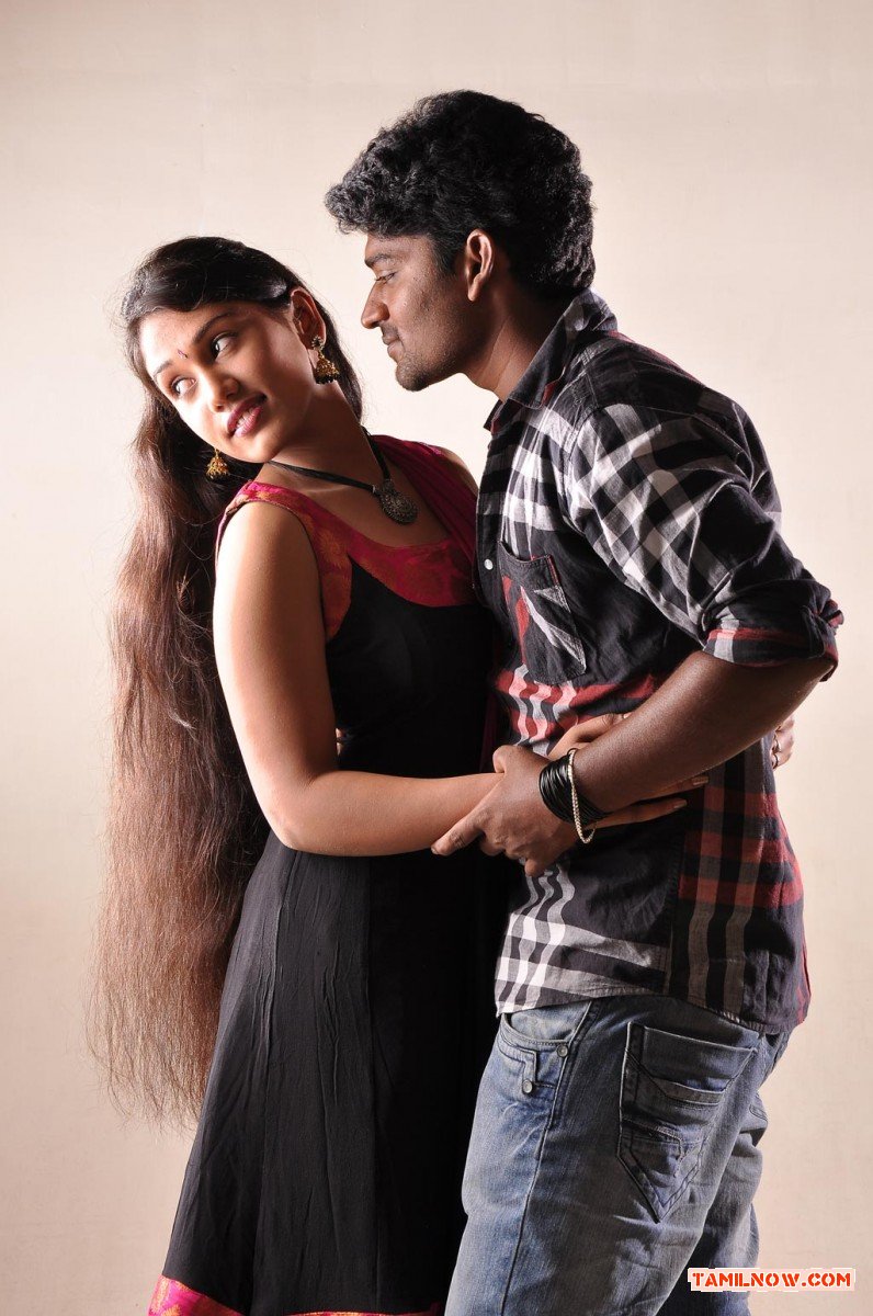 Ninnaiye Radhiyendru Ninaikkindrenadi Stills 1527