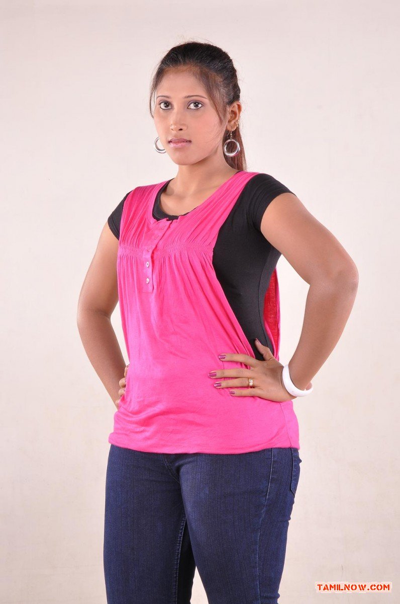 Ninnaiye Radhiyendru Ninaikkindrenadi Stills 4020