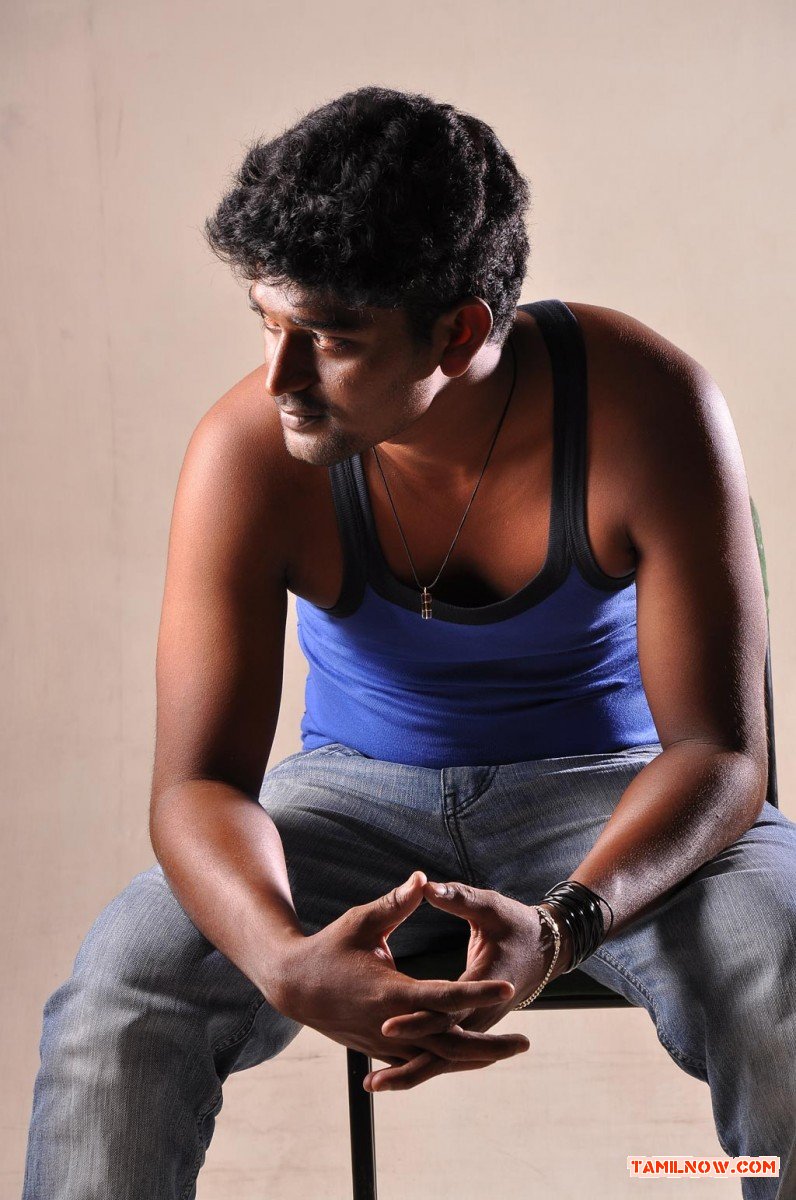 Tamil Movie Ninnaiye Radhiyendru Ninaikkindrenadi Photos 791