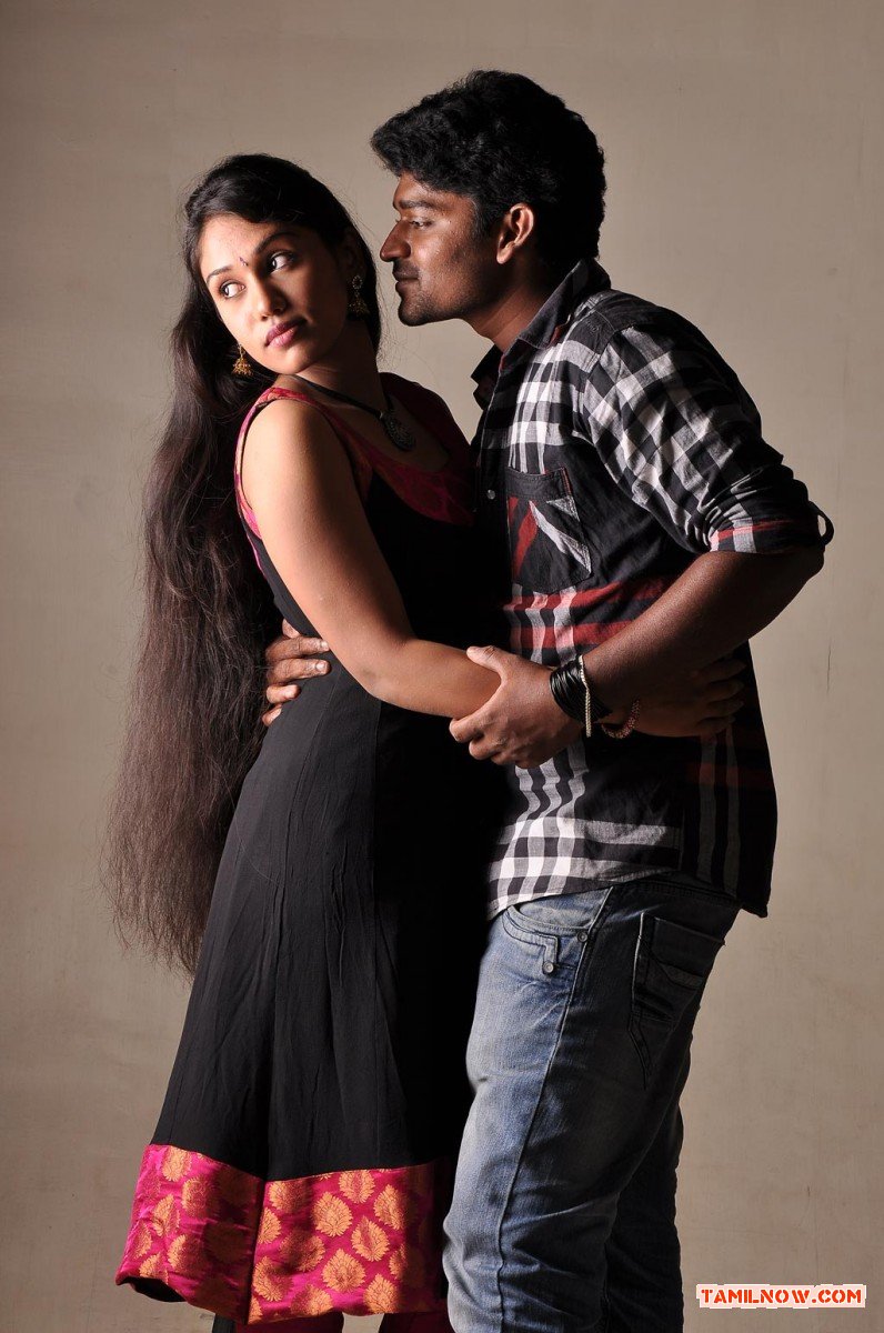 Tamil Movie Ninnaiye Radhiyendru Ninaikkindrenadi Photos 9425