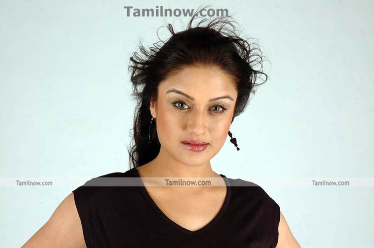 Sonia Agarwal Oru Nadigaiyin Vakkumoolam 11