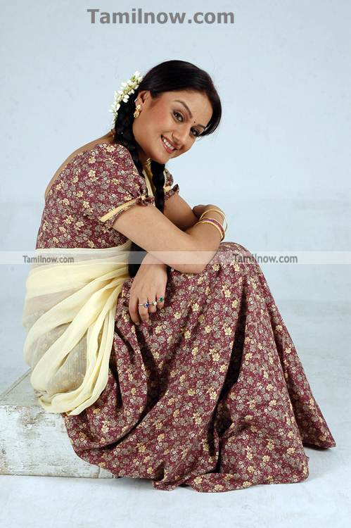 Sonia Agarwal Oru Nadigaiyin Vakkumoolam 22