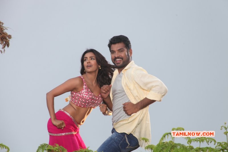 Pic Vimal And Priya Anand 304