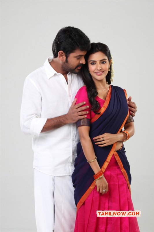 Vimal And Priya Anand Image 295