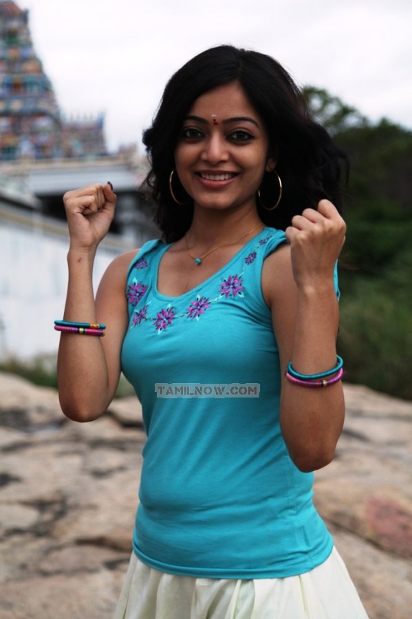 Actress Janani Iyer 95