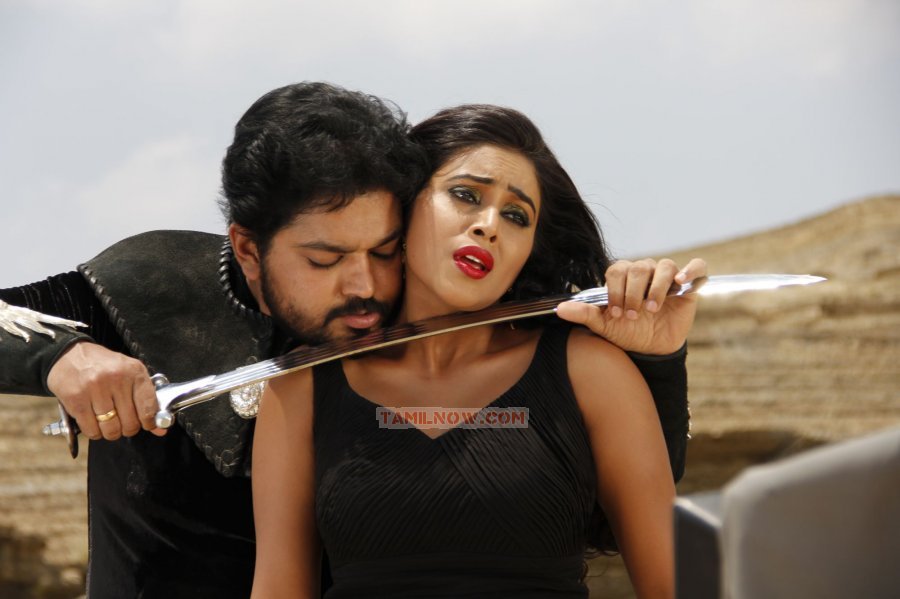 Tamil Movie Padam Pesum Photos 3902