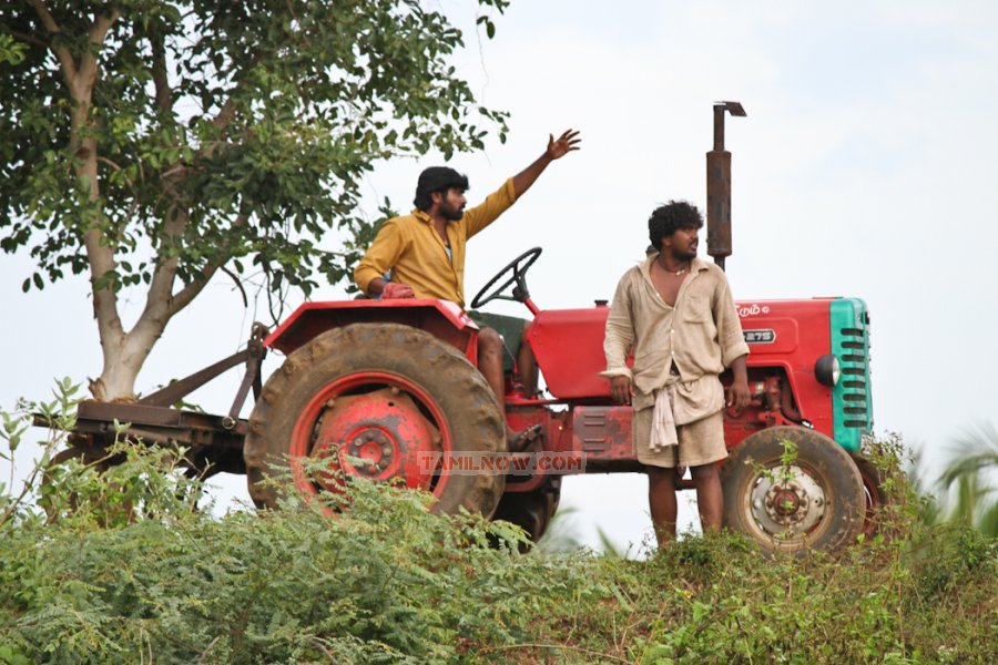 Pannaiyarum Padminiyum 5913