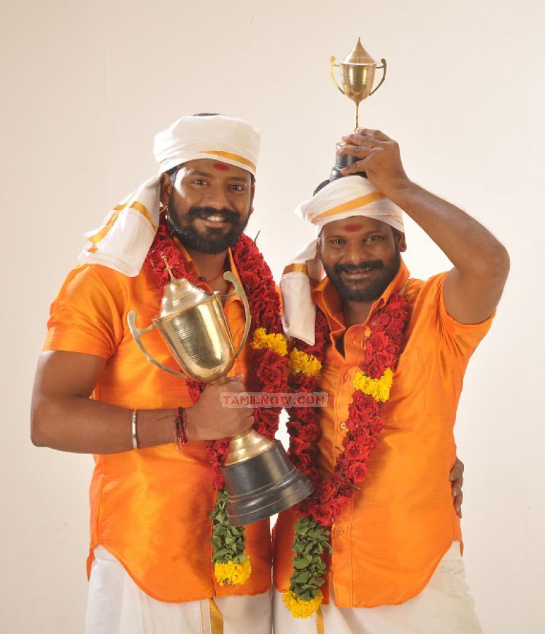 Sarathy And Kanja Karuppu In Paranjsothy 443