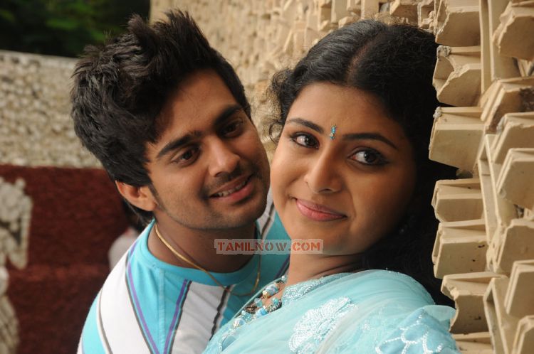 Sharan Swathi In Movie Pathirama Pathukkunga 821