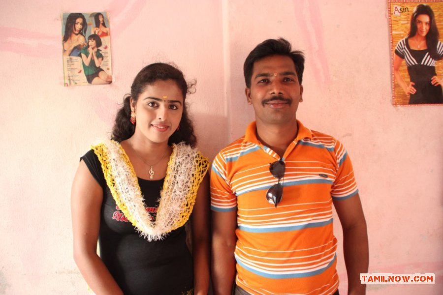 Movie Pesatha Padam Photos 8917