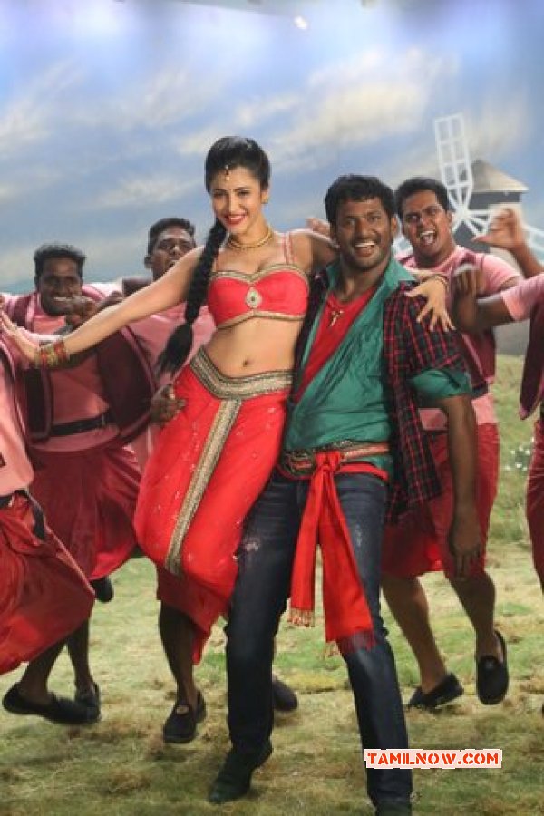 Photo Vishal Shruthi In Poojai Dance 667