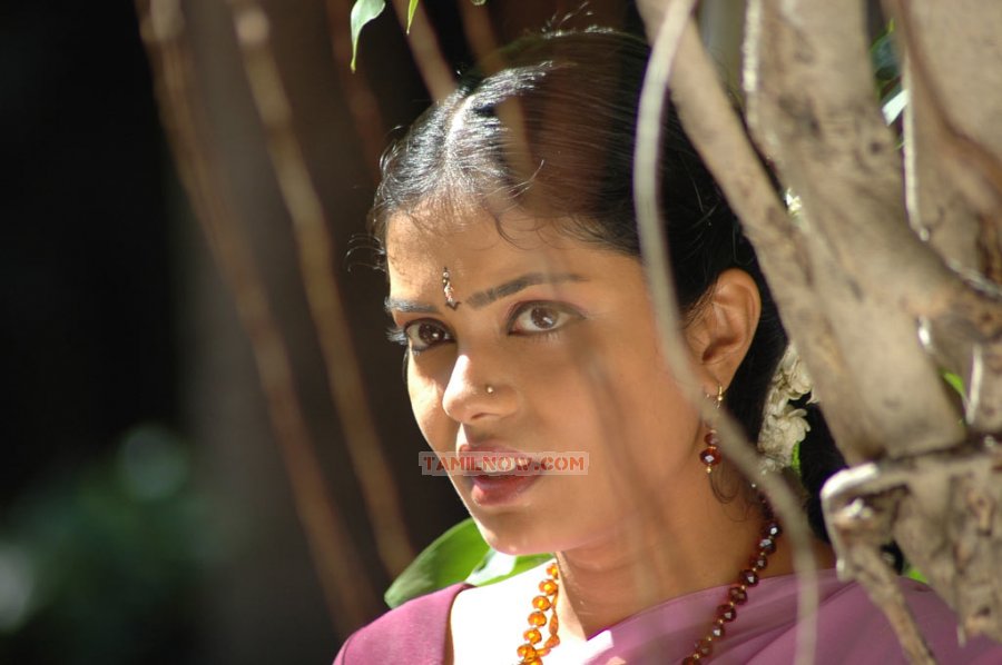 Movie Puthiya Kaaviyam 2842