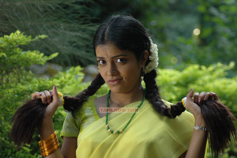 Tamil Movie Puthiya Kaaviyam Stills 889