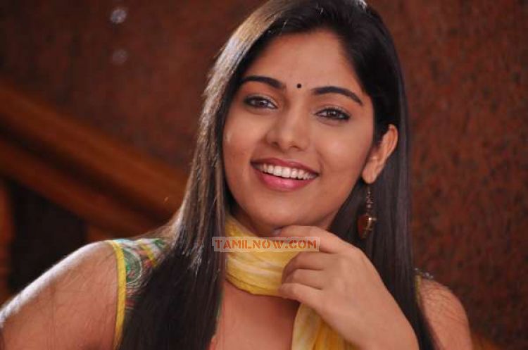 Puthumukhangal Thevai Actress Bhanu 218