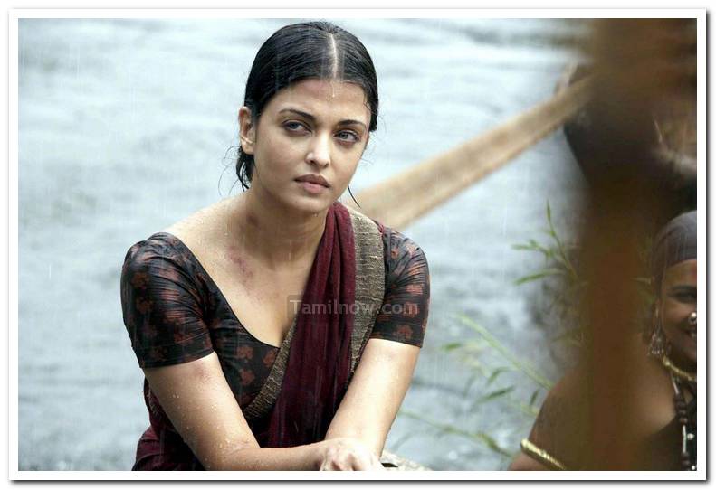 Aishwarya Rai In Raavanan Photos 4 - Tamil Movie Raavanan Stills