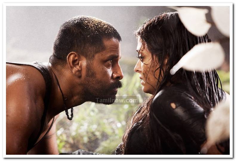 Vikram And Aishwarya Rai - Tamil Movie Raavanan Stills