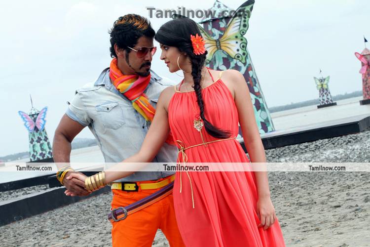 Vikram Deeksha Seth In Rajapattai 1