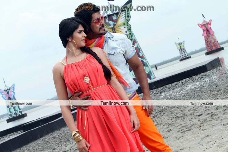 Vikram Deeksha Seth In Rajapattai 6