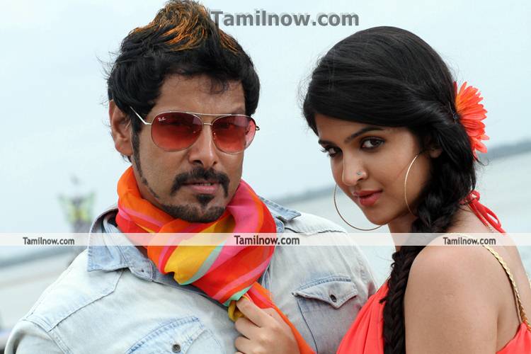 Vikram Deeksha Seth In Rajapattai 8