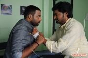 Movie Romba Nallavanda Nee 2991