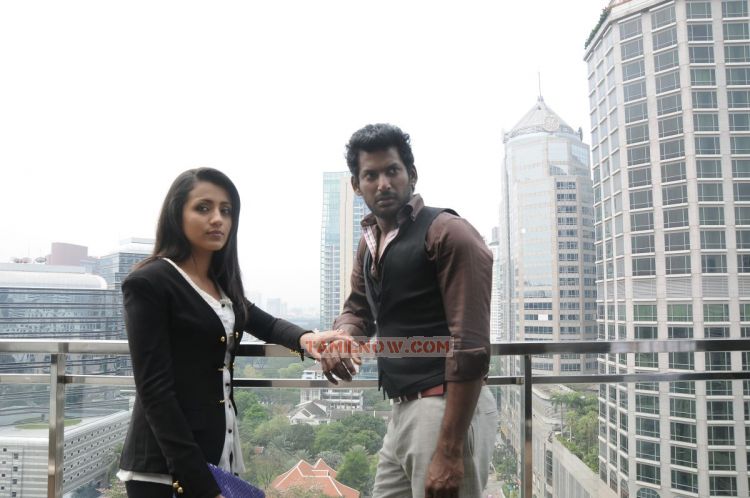 Vishal And Trisha In Samar 944