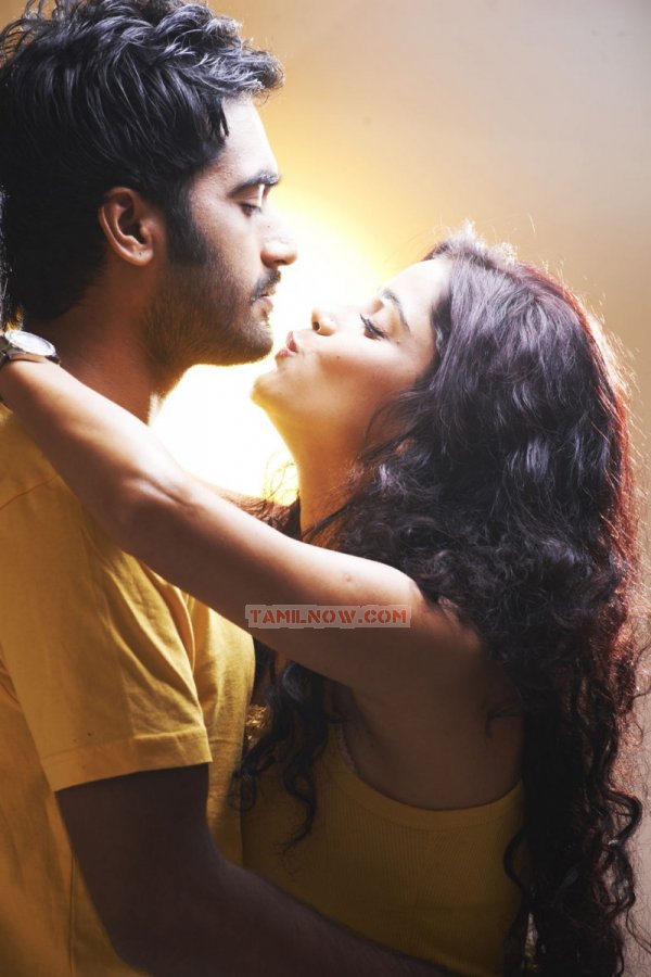 Sattam Oru Iruttarai Film Still 869