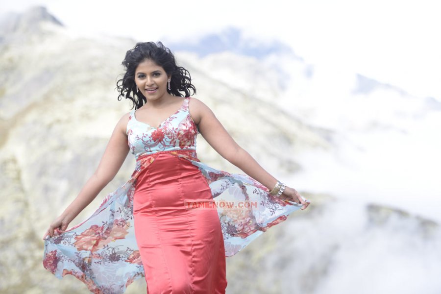 Anjali Settai Still 406