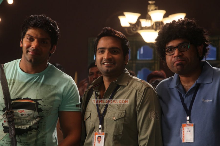 Arya Santhanam Settai Still 703