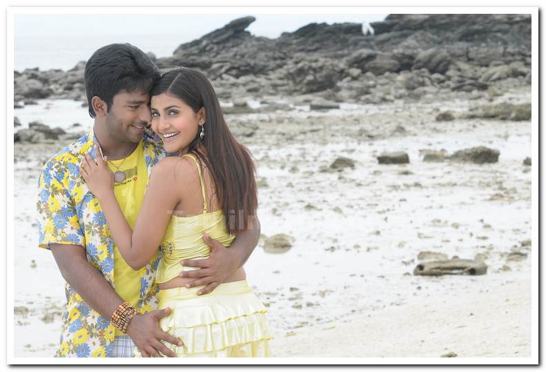 Santhanu Chandni Still 3