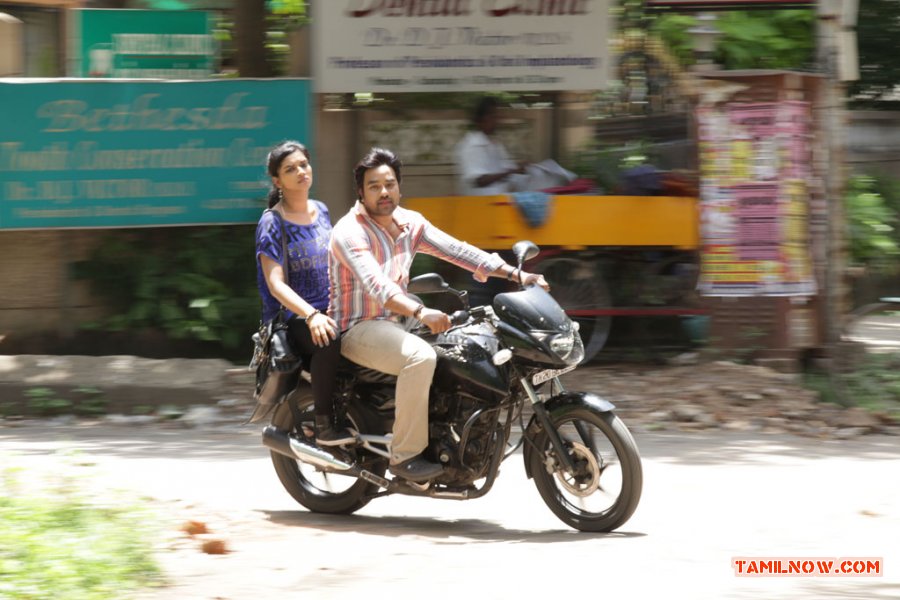 Movie Sonnaa Puriyaadhu 525