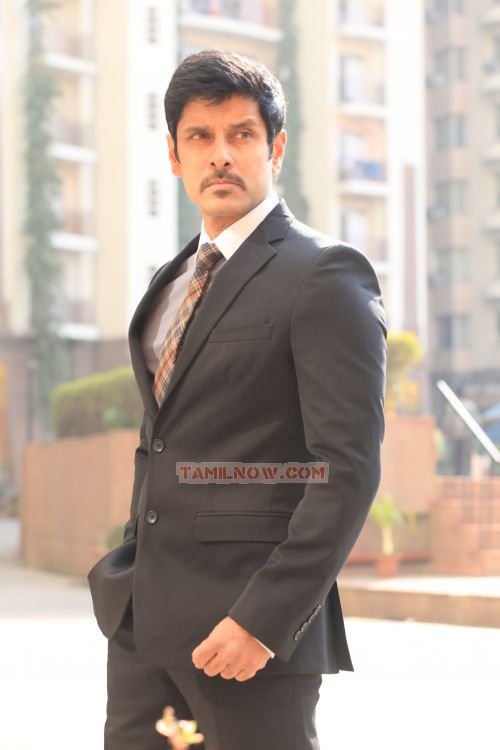 Actor Vikram In Thaandavam 366