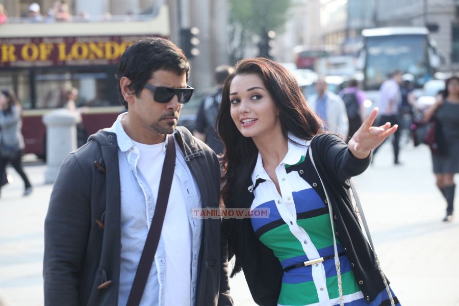 Thaandavam Stills 521