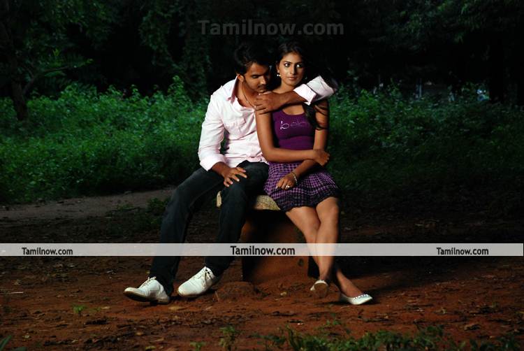 Thulli Ezhunthathu Kadhal Movie 10