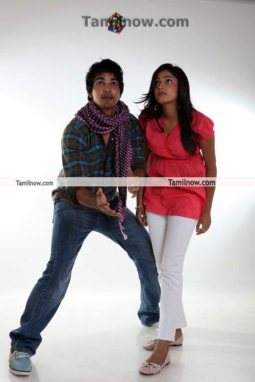 Thulli Ezhunthathu Kadhal Still 6