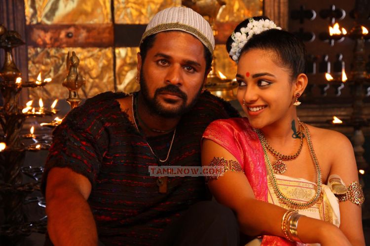 Prabhu Deva Nithya Menon In Urumi 440