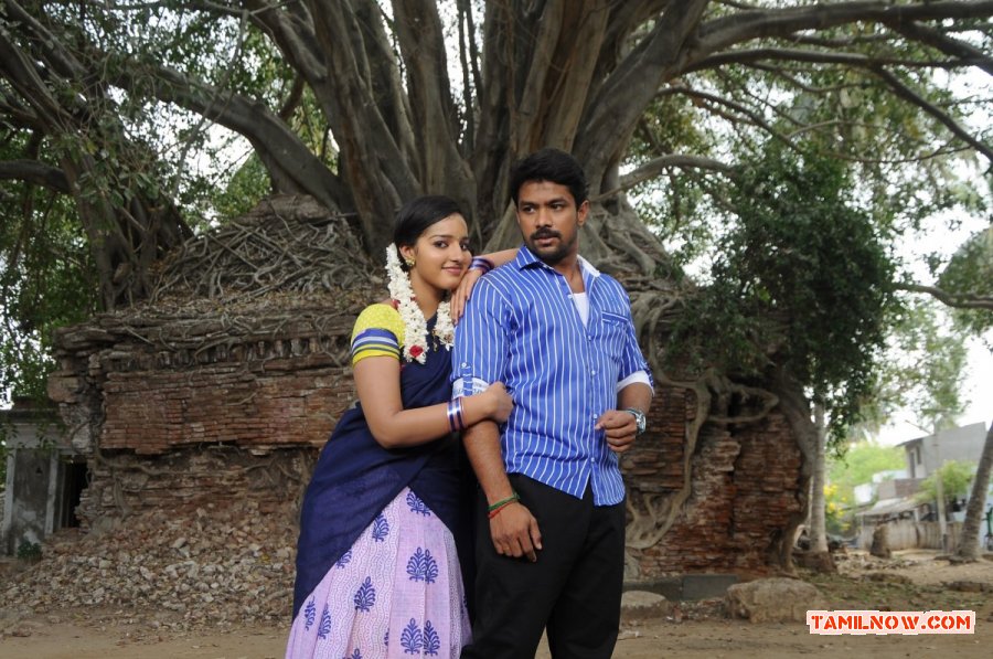 Malavika Harish In Tamil Film Vethu Vettu 593